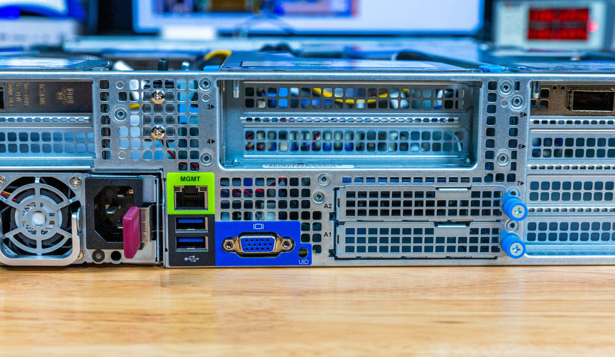 Supermicro SYS-222H-TN