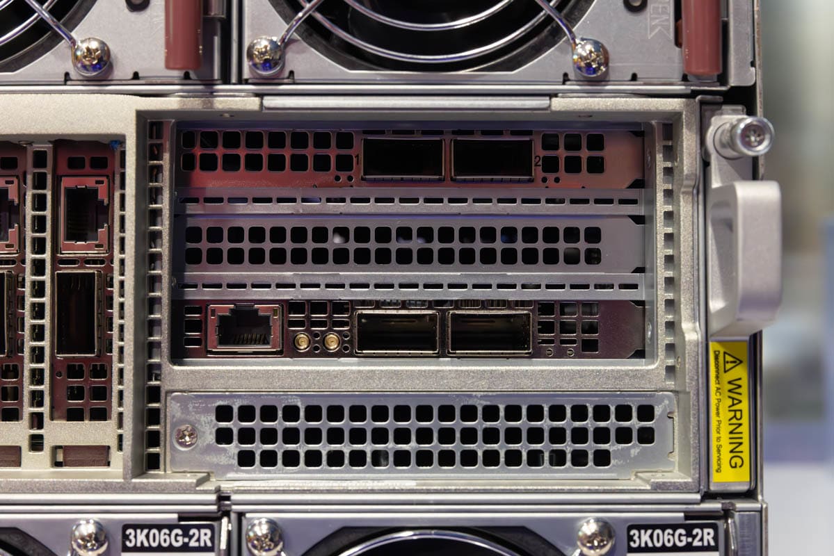 Supermicro SYS-821GE-TNHR