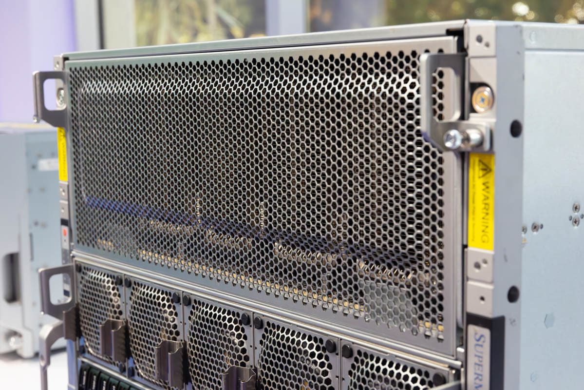 Supermicro SYS-821GE-TNHR