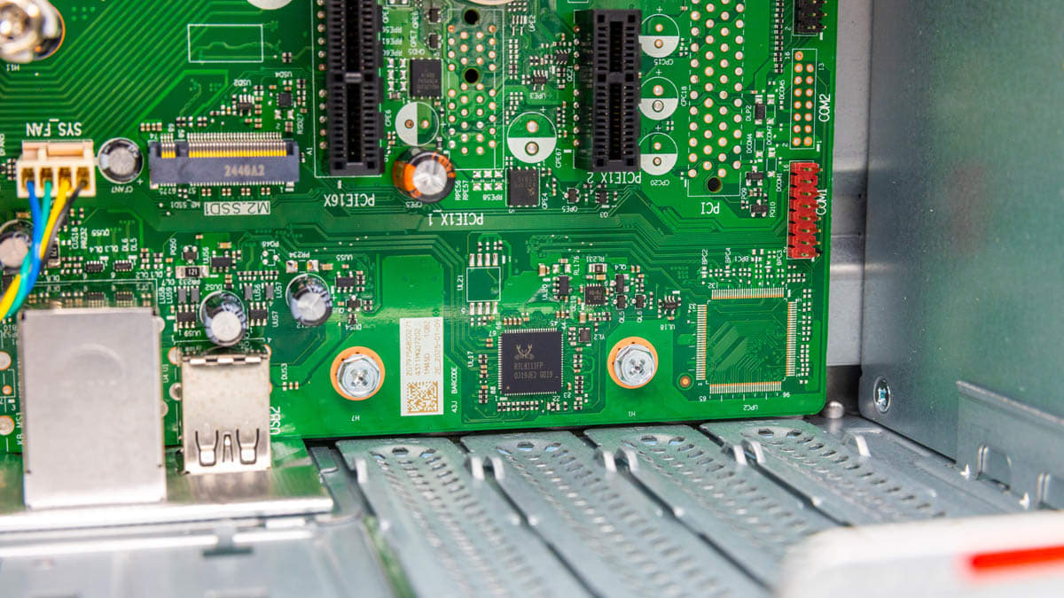 Сервер Lenovo ThinkSystem ST45 V3