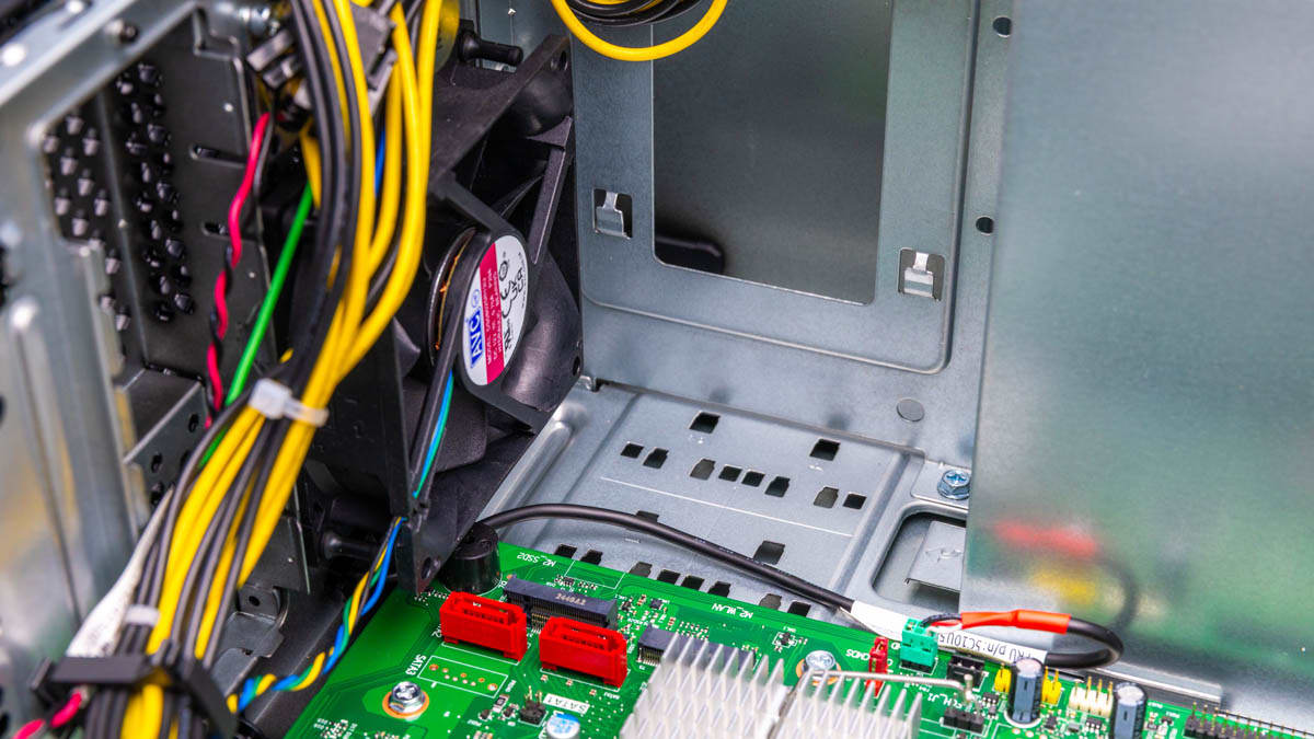 Сервер Lenovo ThinkSystem ST45 V3