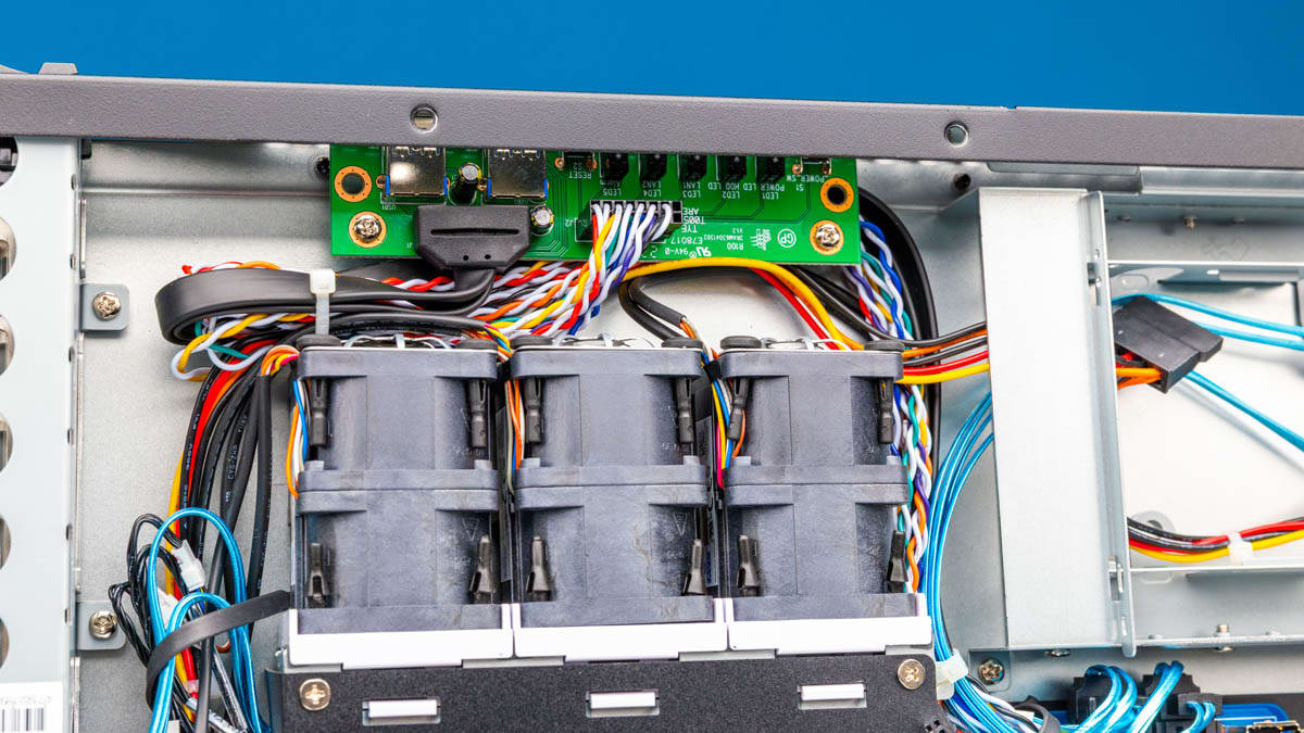 Сервер Gigabyte R113-C10