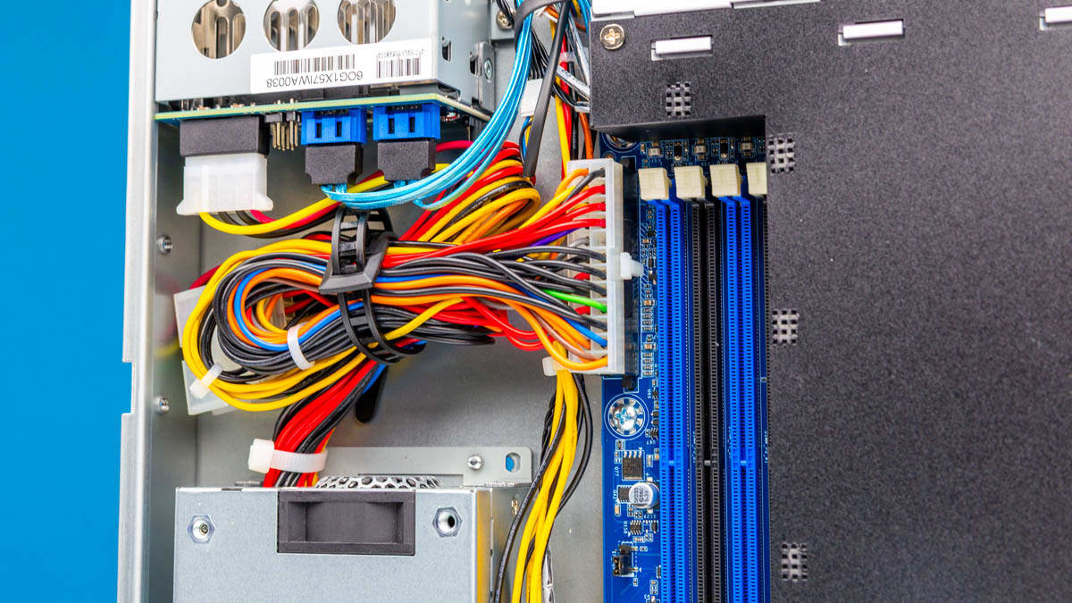 Сервер Gigabyte R113-C10