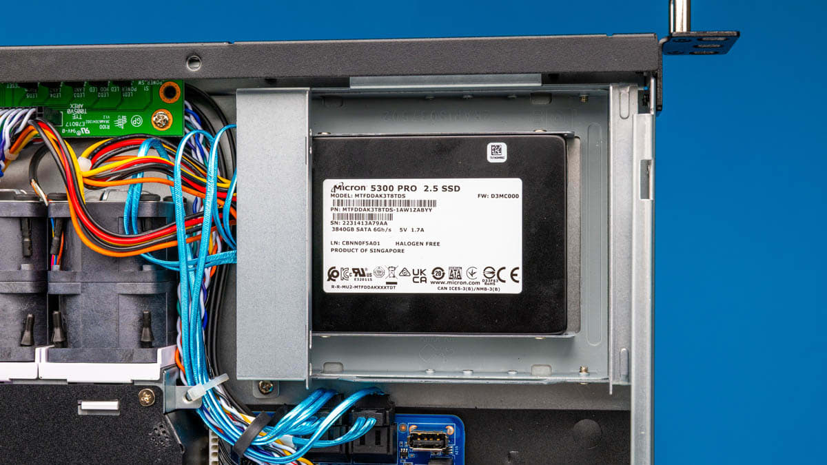 Сервер Gigabyte R113-C10