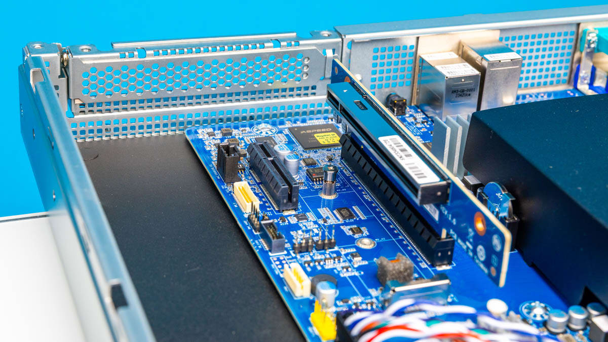 Сервер Gigabyte R113-C10