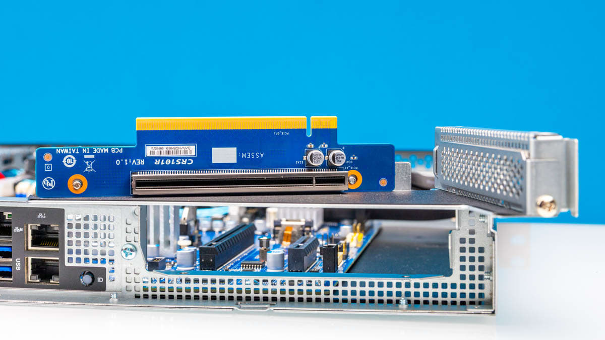 Сервер Gigabyte R113-C10