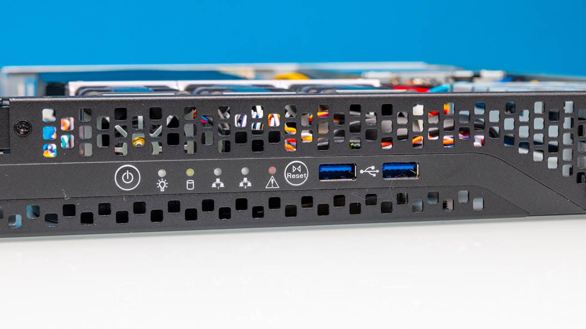 Сервер Gigabyte R113-C10