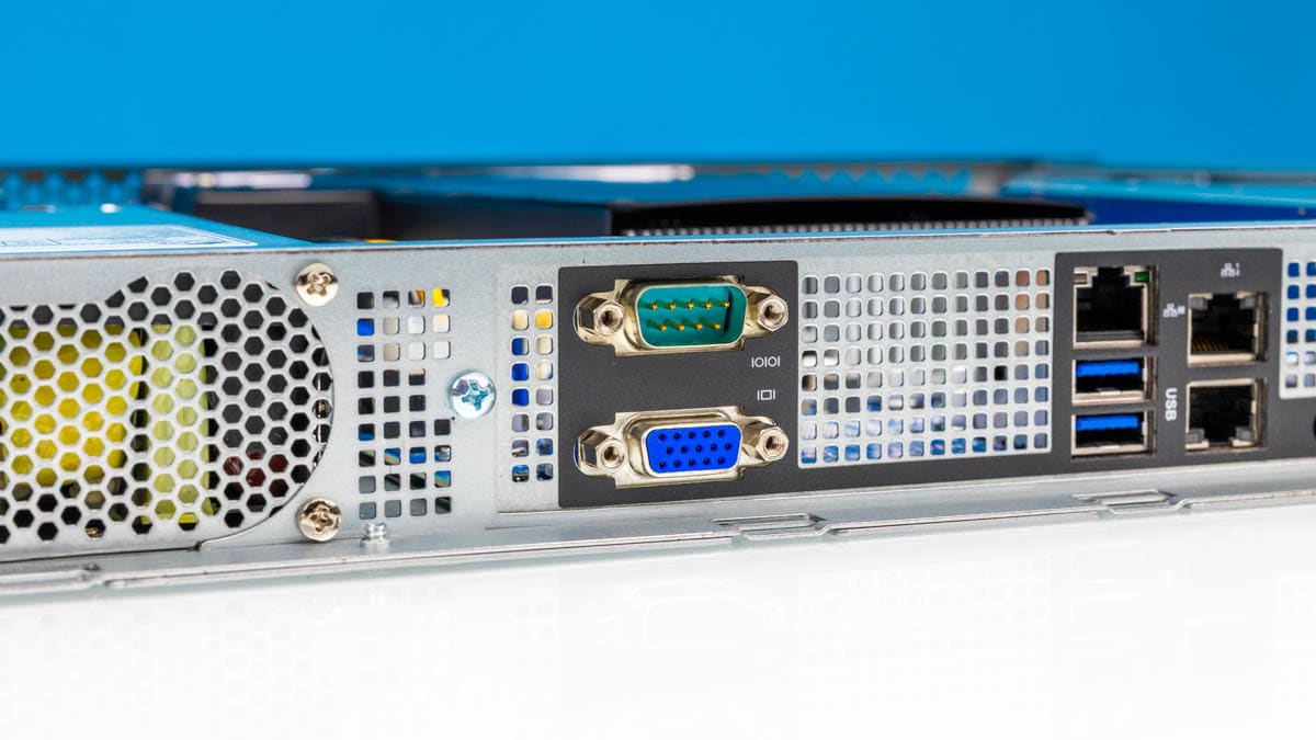 Сервер Gigabyte R113-C10