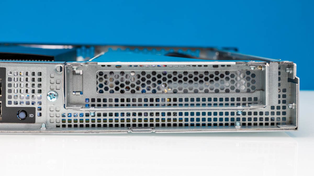 Сервер Gigabyte R113-C10