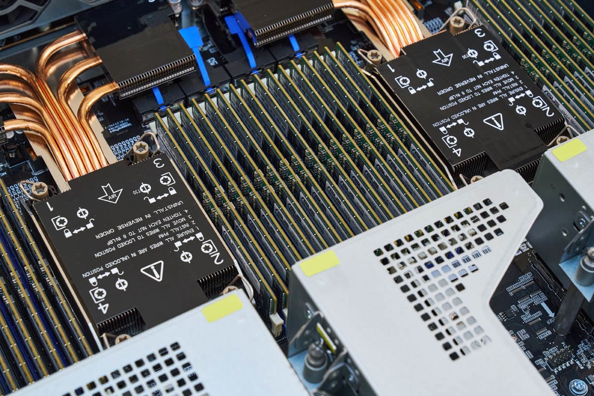 Сервер ASUS RS720-E12-RS8G