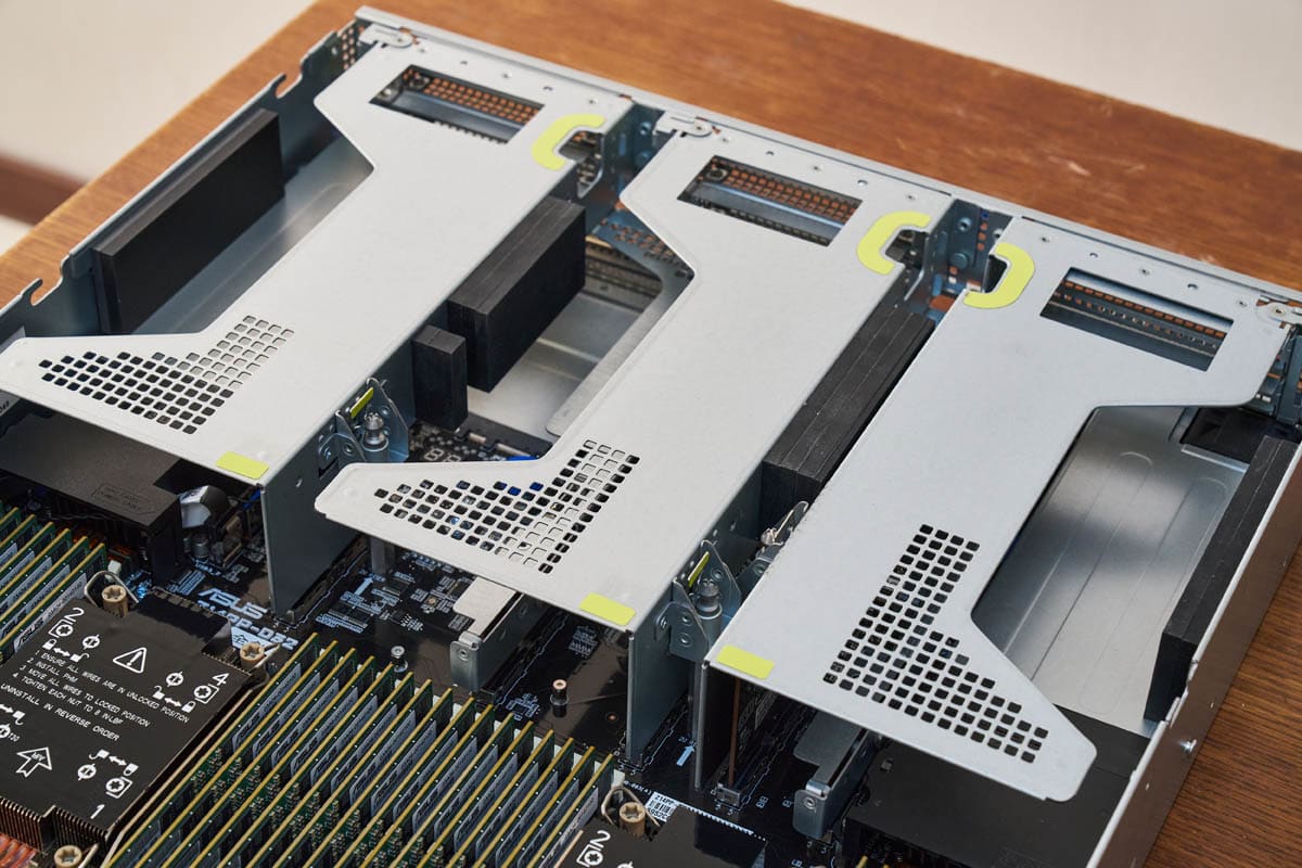 Сервер ASUS RS720-E12-RS8G