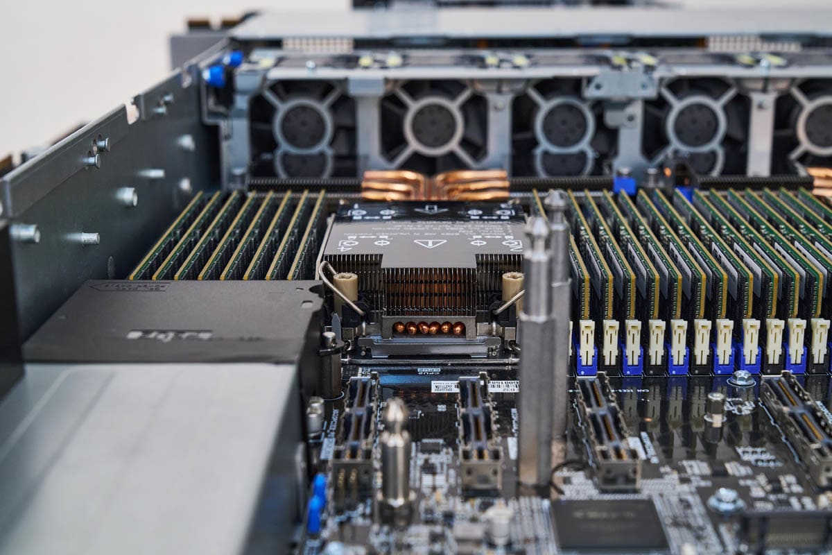 Сервер ASUS RS720-E12-RS8G