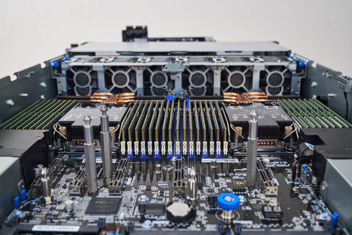 Сервер ASUS RS720-E12-RS8G