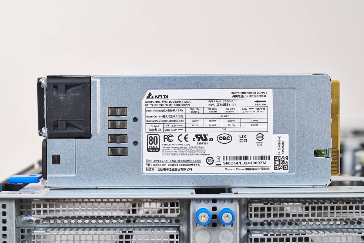 Сервер ASUS RS720-E12-RS8G