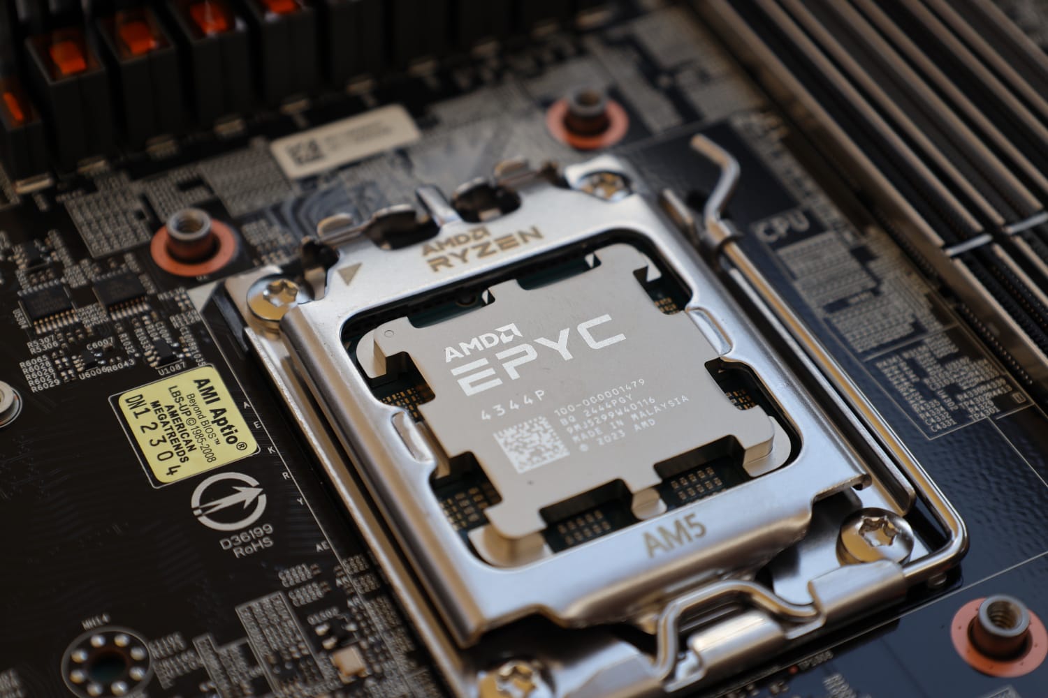 Материнская плата Supermicro H13SAE-MF