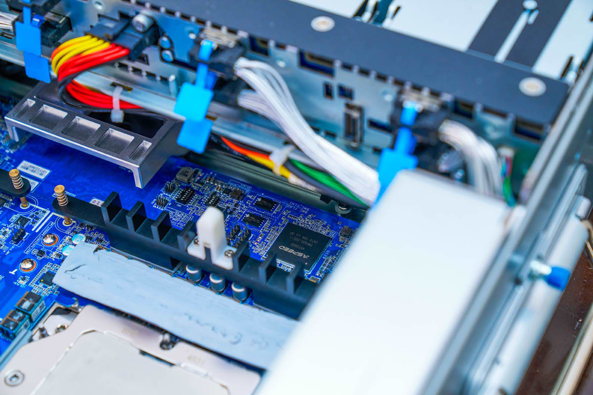 GIGABYTE G383-R80-AAP1