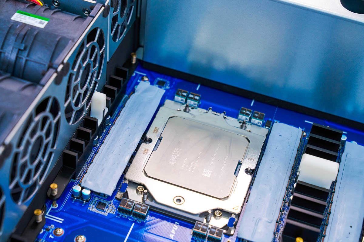 GIGABYTE G383-R80-AAP1