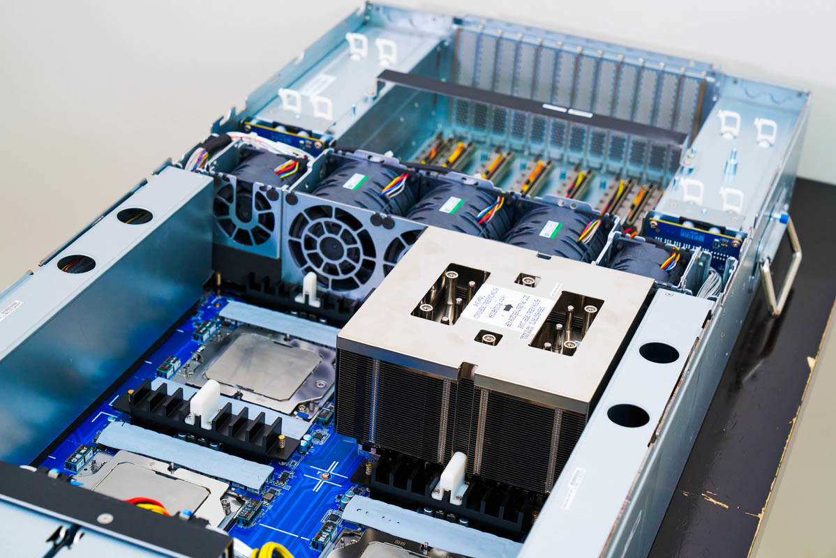 GIGABYTE G383-R80-AAP1