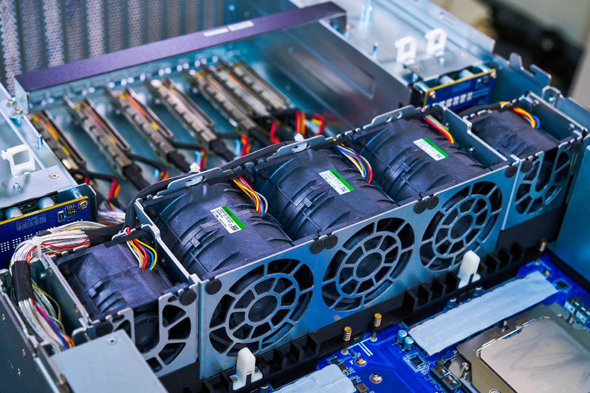 GIGABYTE G383-R80-AAP1