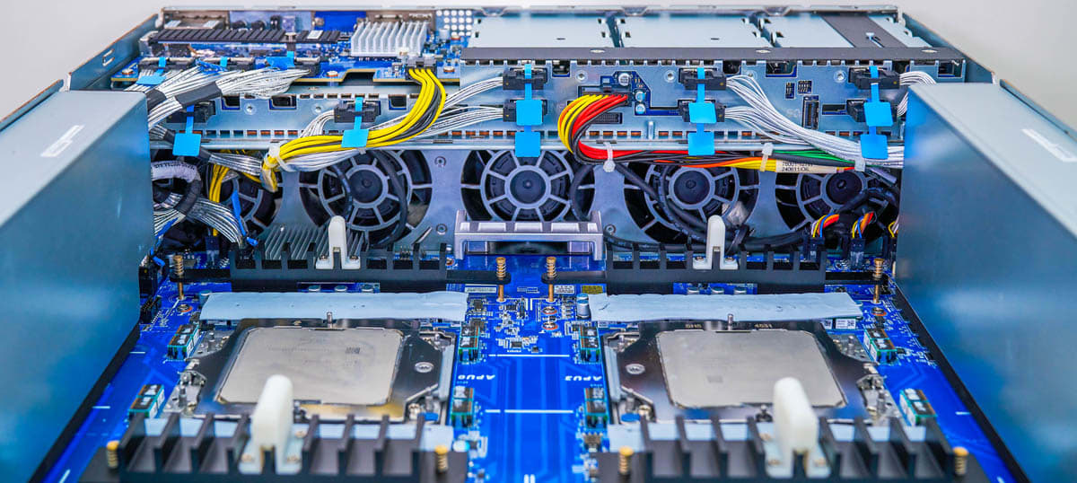 GIGABYTE G383-R80-AAP1