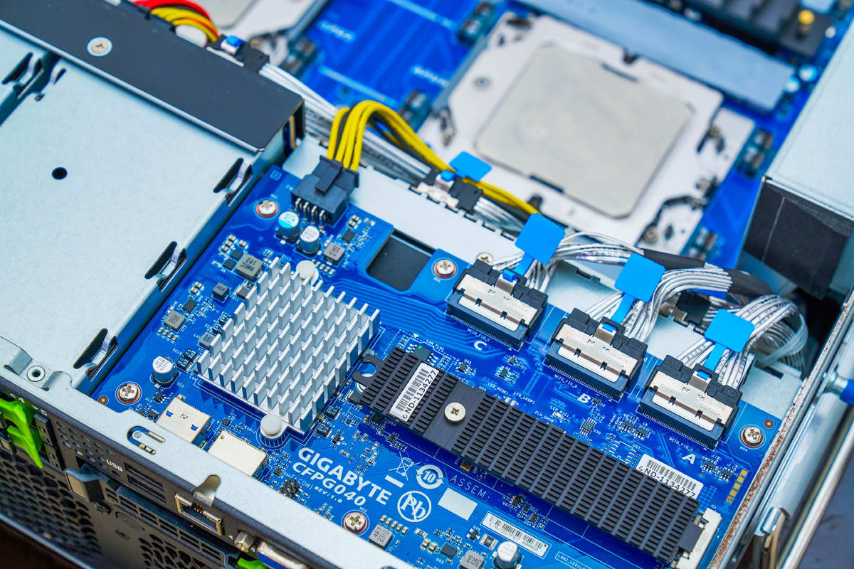 GIGABYTE G383-R80-AAP1