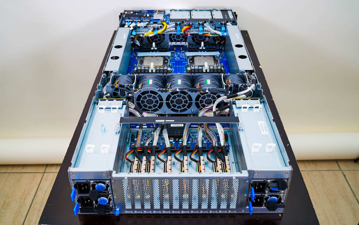 GIGABYTE G383-R80-AAP1