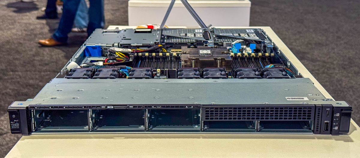 HPE ProLiant DL325 Gen12 и DL345 Gen12 с процессорами AMD EPYC