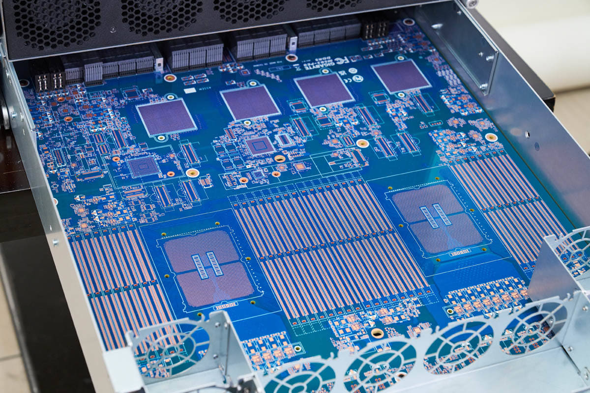 Gigabyte G893-ZX1-AAX2