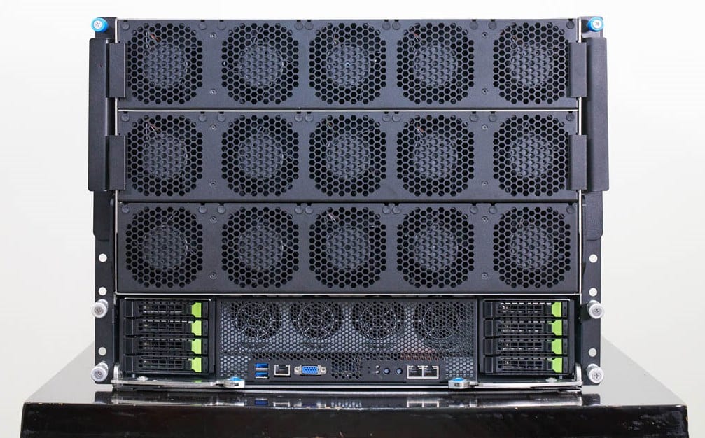 Gigabyte G893-ZX1-AAX2