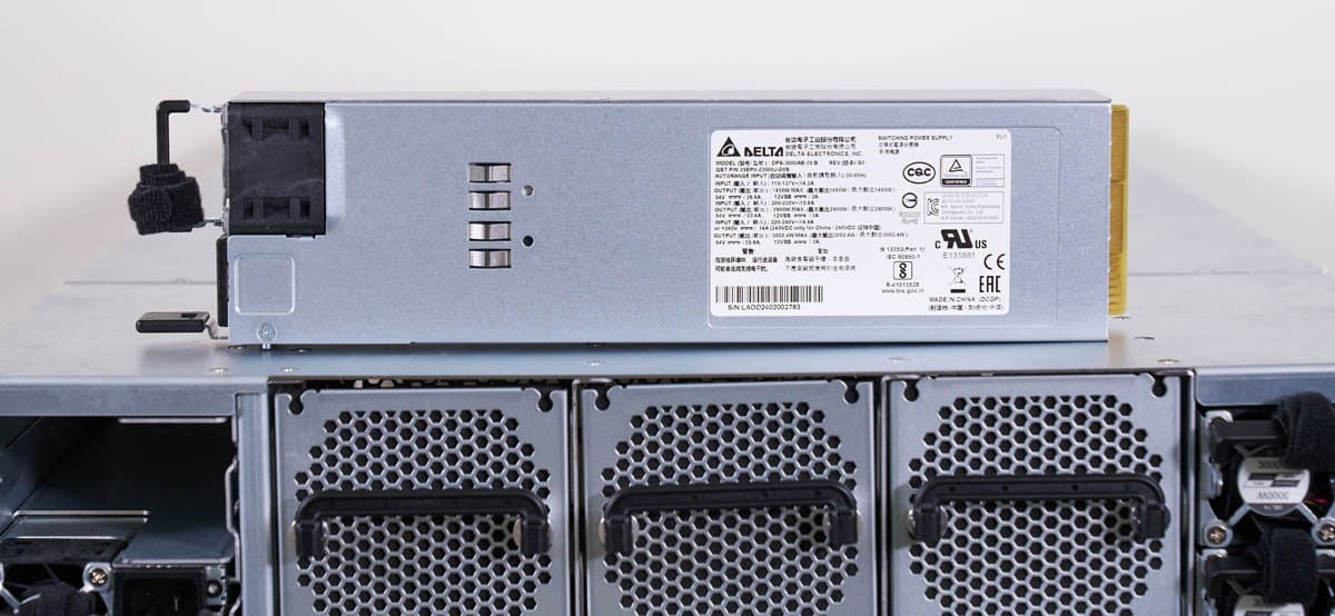 Gigabyte G893-ZX1-AAX2