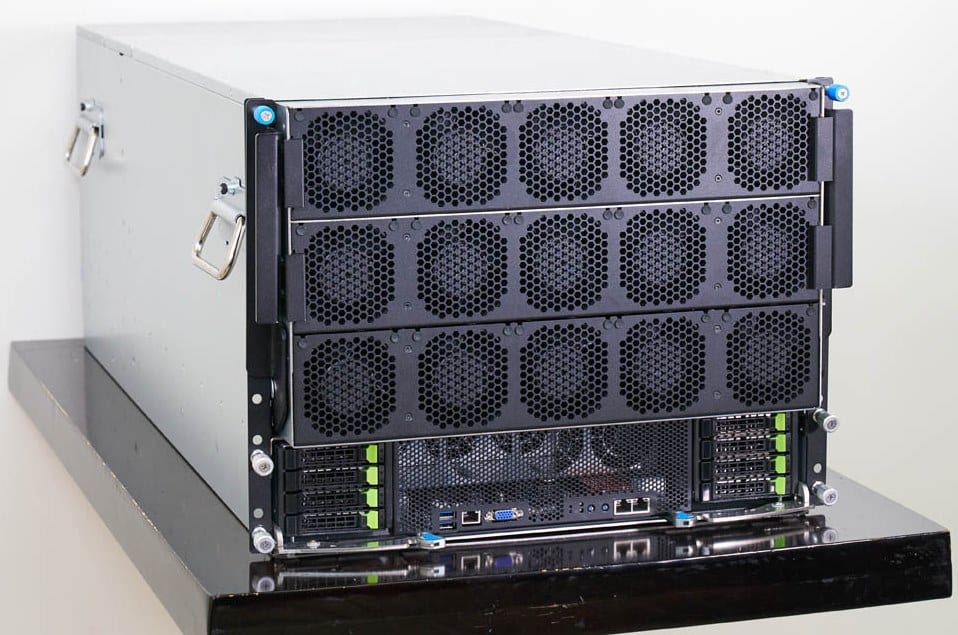 Gigabyte G893-ZX1-AAX2