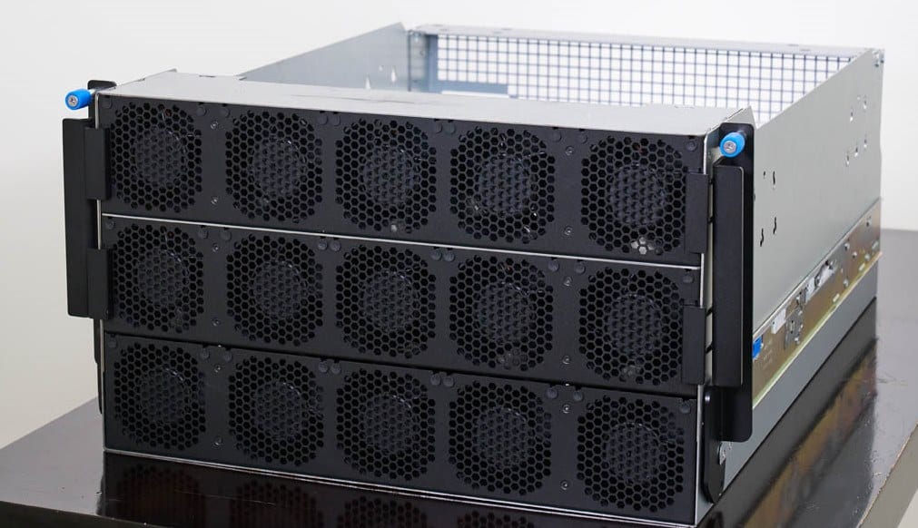 Gigabyte G893-ZX1-AAX2