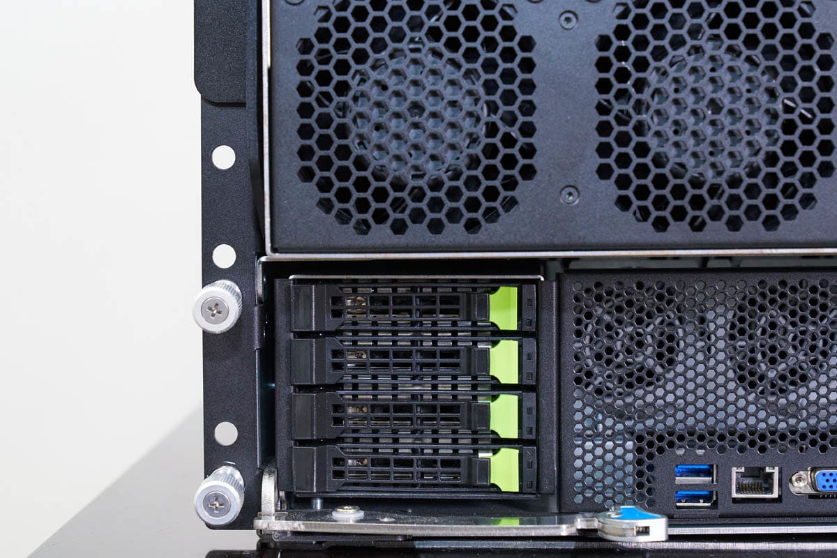 Gigabyte G893-ZX1-AAX2