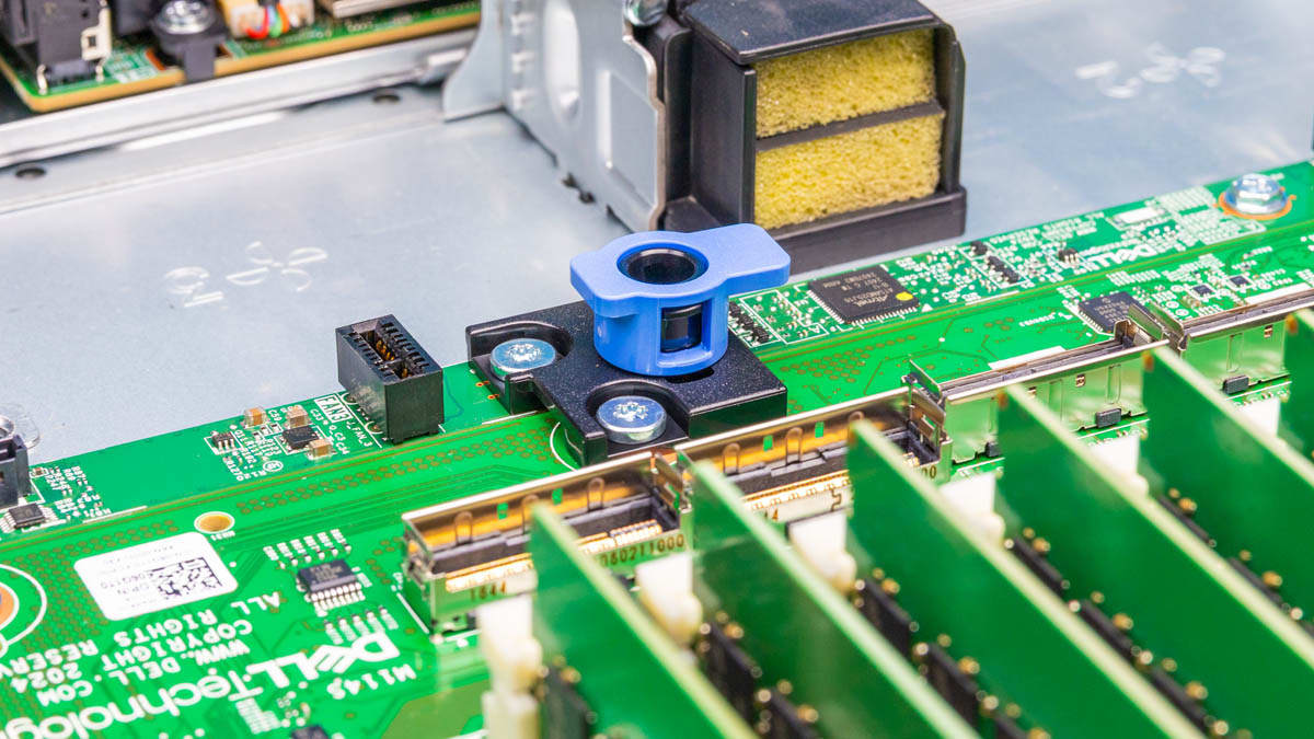 Dell PowerEdge R6715