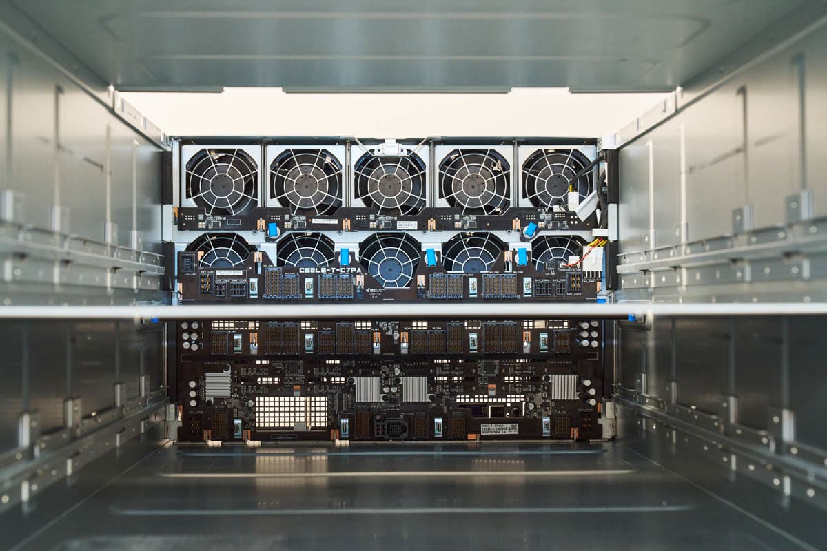 Сервер ASUS ESC A8A-E12U