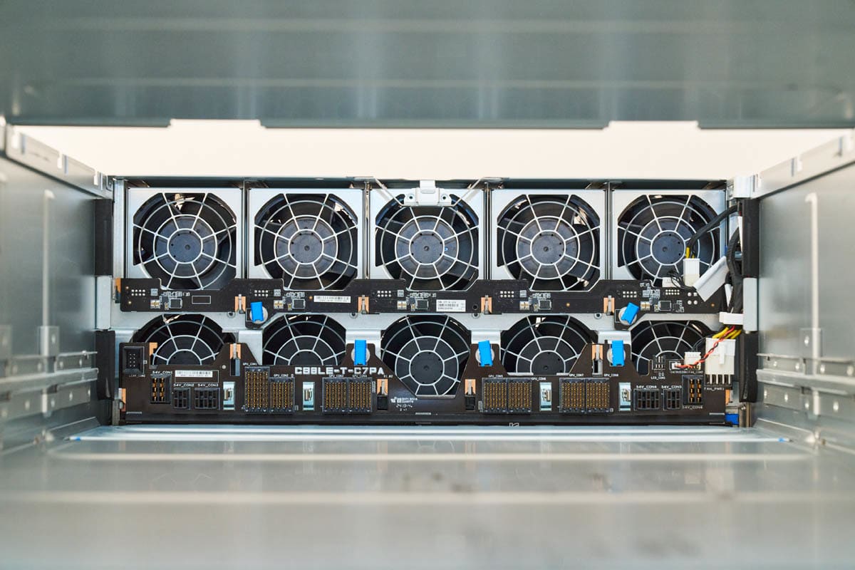 Сервер ASUS ESC A8A-E12U