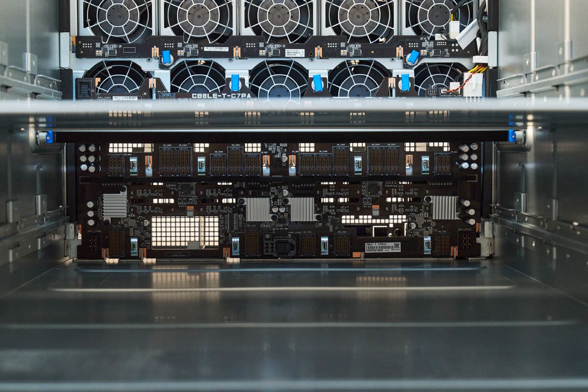 Сервер ASUS ESC A8A-E12U