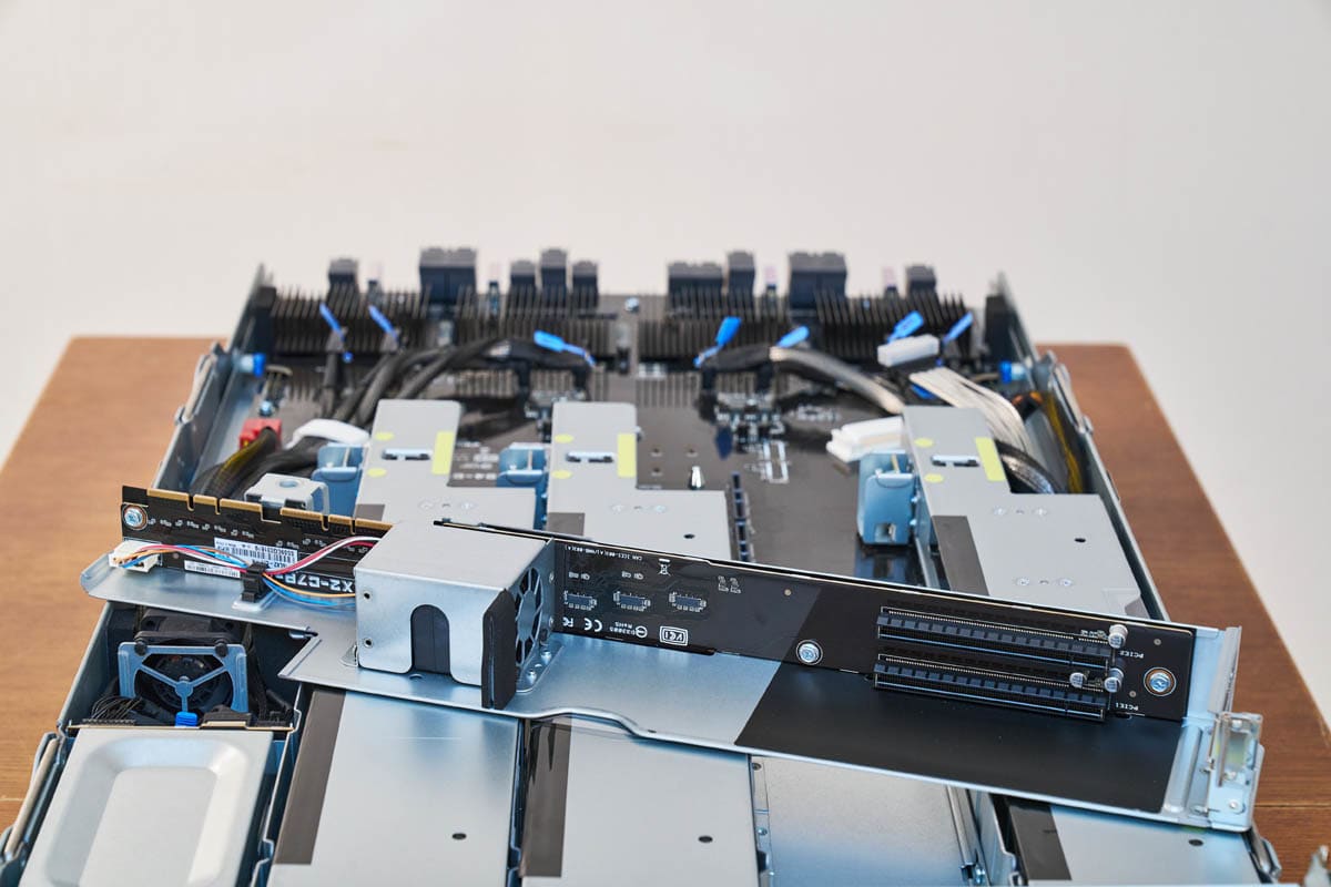 Сервер ASUS ESC A8A-E12U