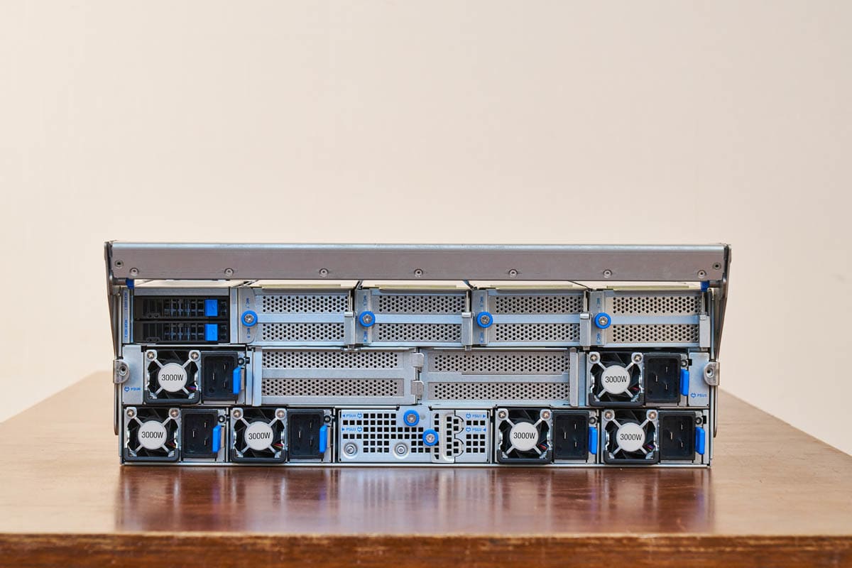 Сервер ASUS ESC A8A-E12U