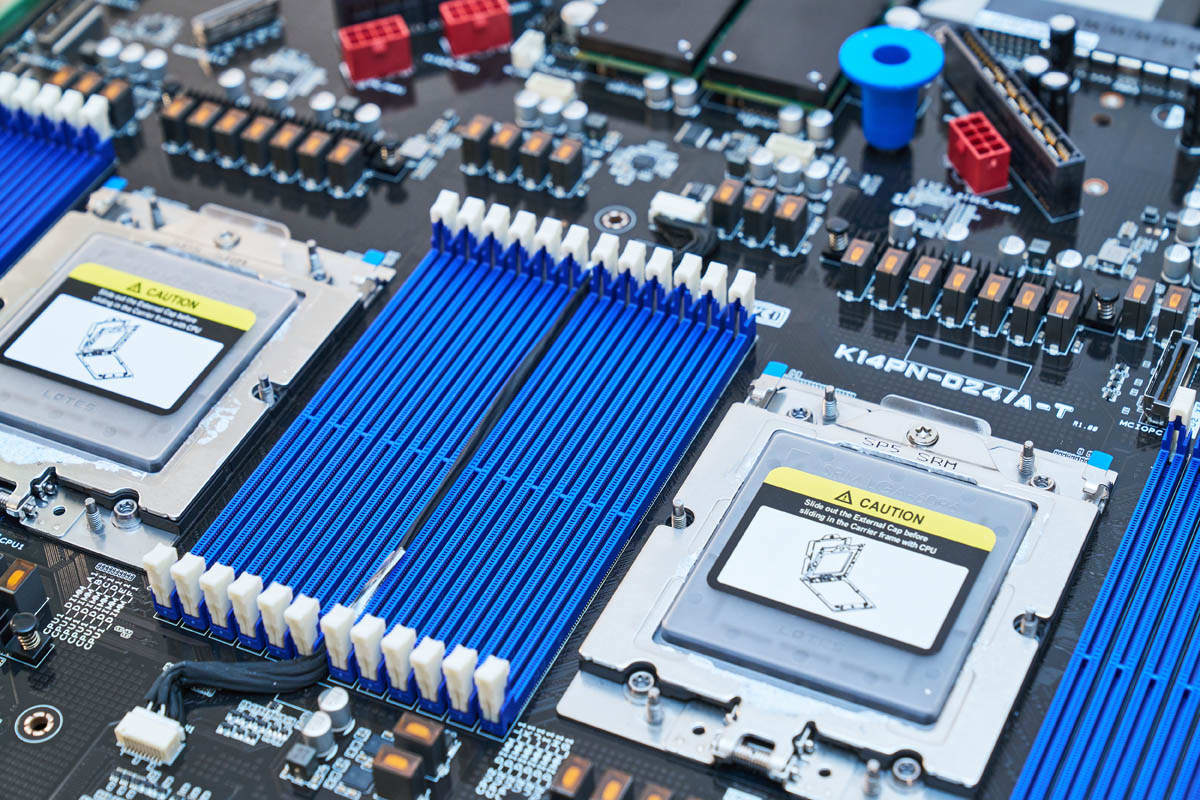 Сервер ASUS ESC A8A-E12U