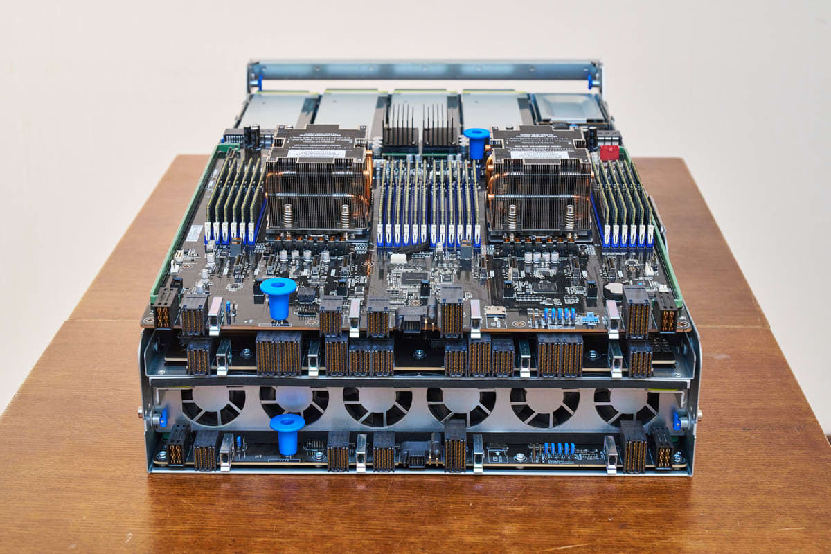 Сервер ASUS ESC A8A-E12U