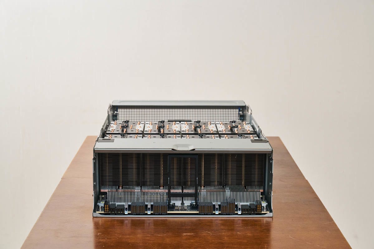 Сервер ASUS ESC A8A-E12U