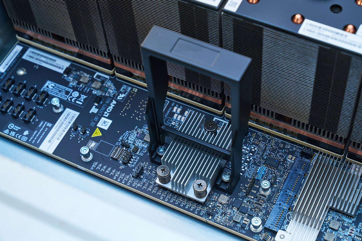 Сервер ASUS ESC A8A-E12U