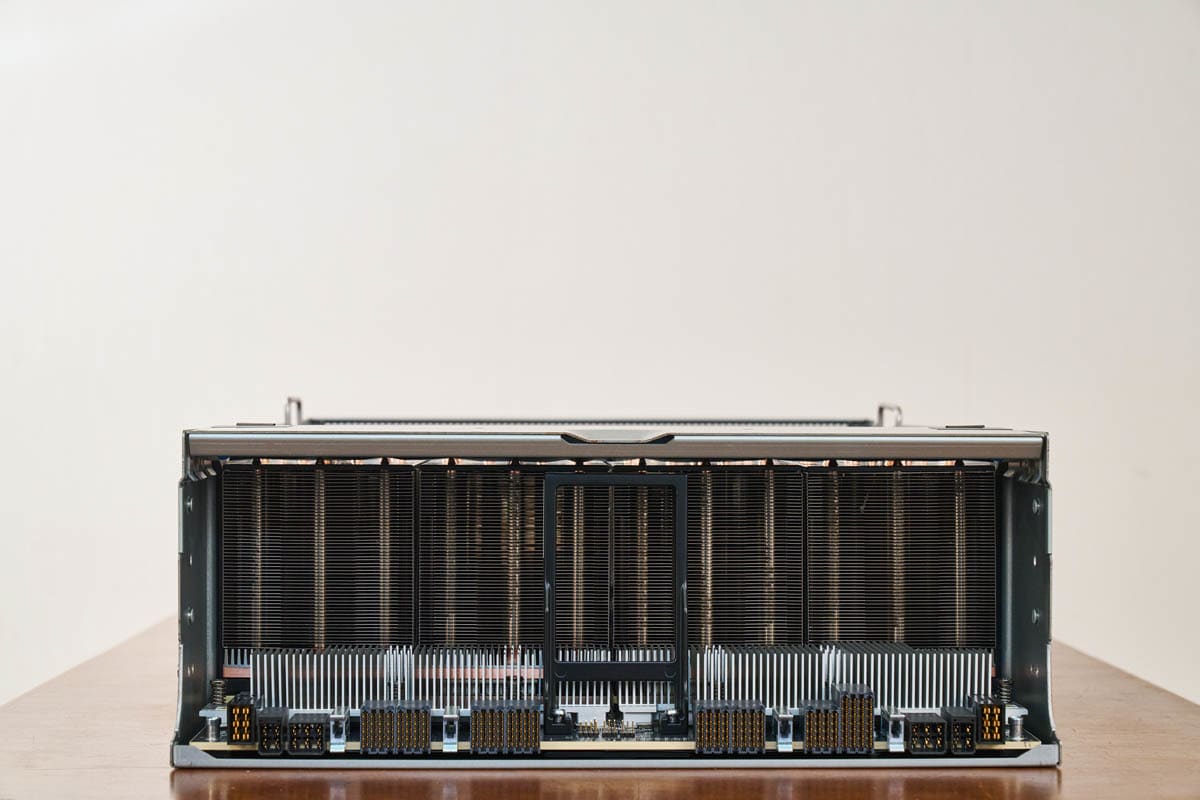 Сервер ASUS ESC A8A-E12U