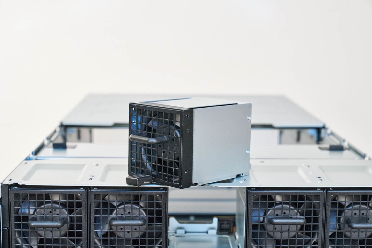 Сервер ASUS ESC A8A-E12U