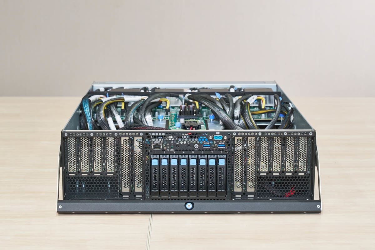 MiTAC G8825Z5 AMD Instinct MI325X