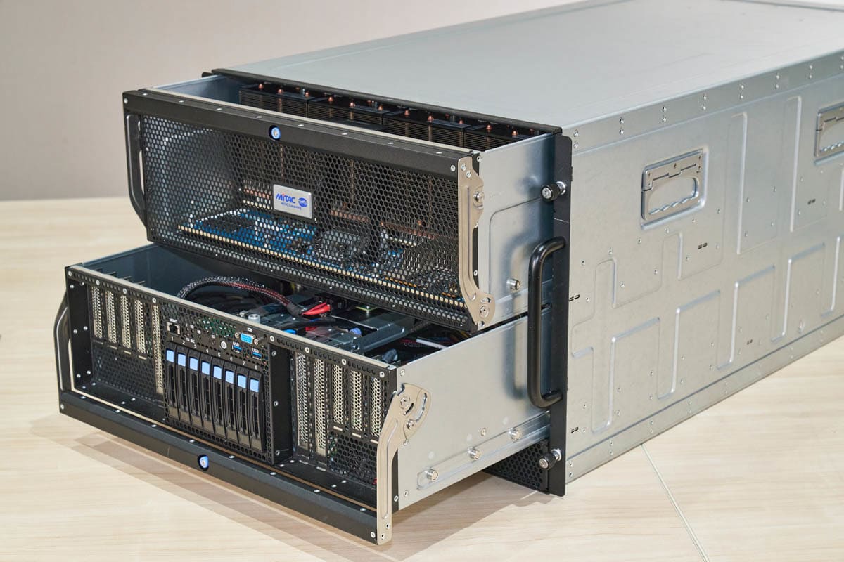 MiTAC G8825Z5 AMD Instinct MI325X