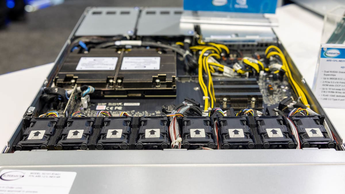 Supermicro ARS-121L-NE316R