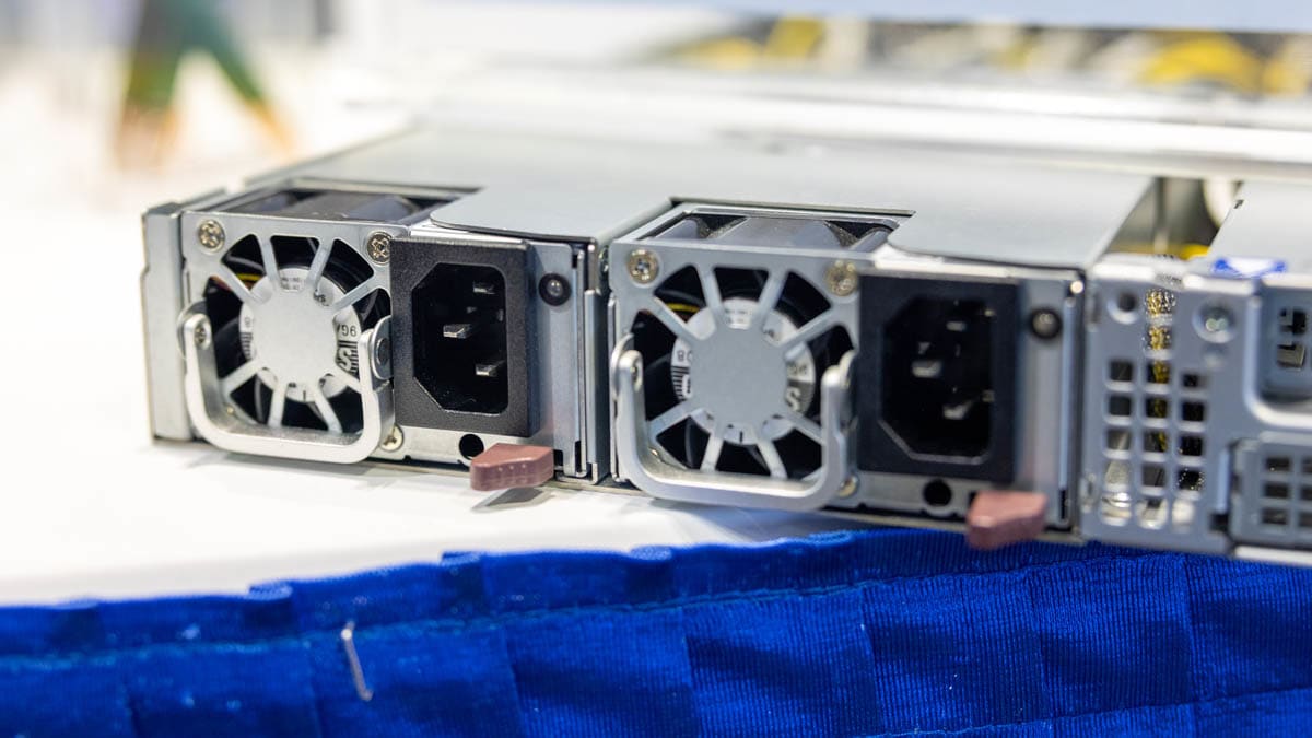 Supermicro ARS-121L-NE316R