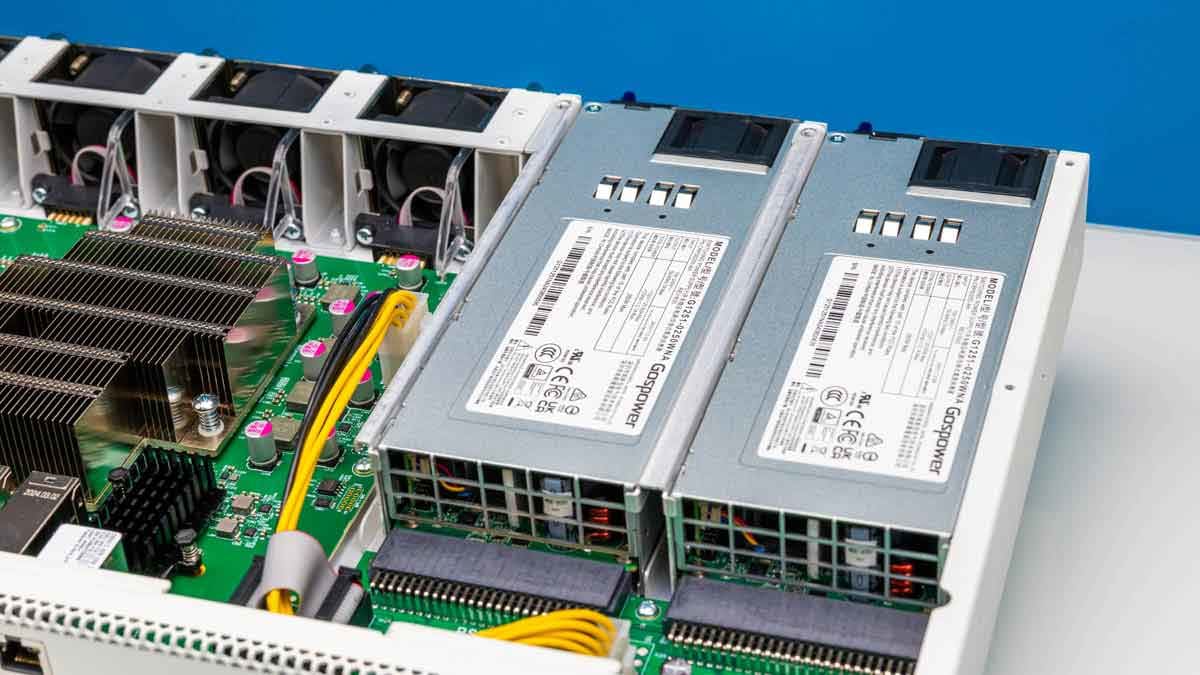 MikroTik CRS812-8DS-2DQ-2DDQ-RM